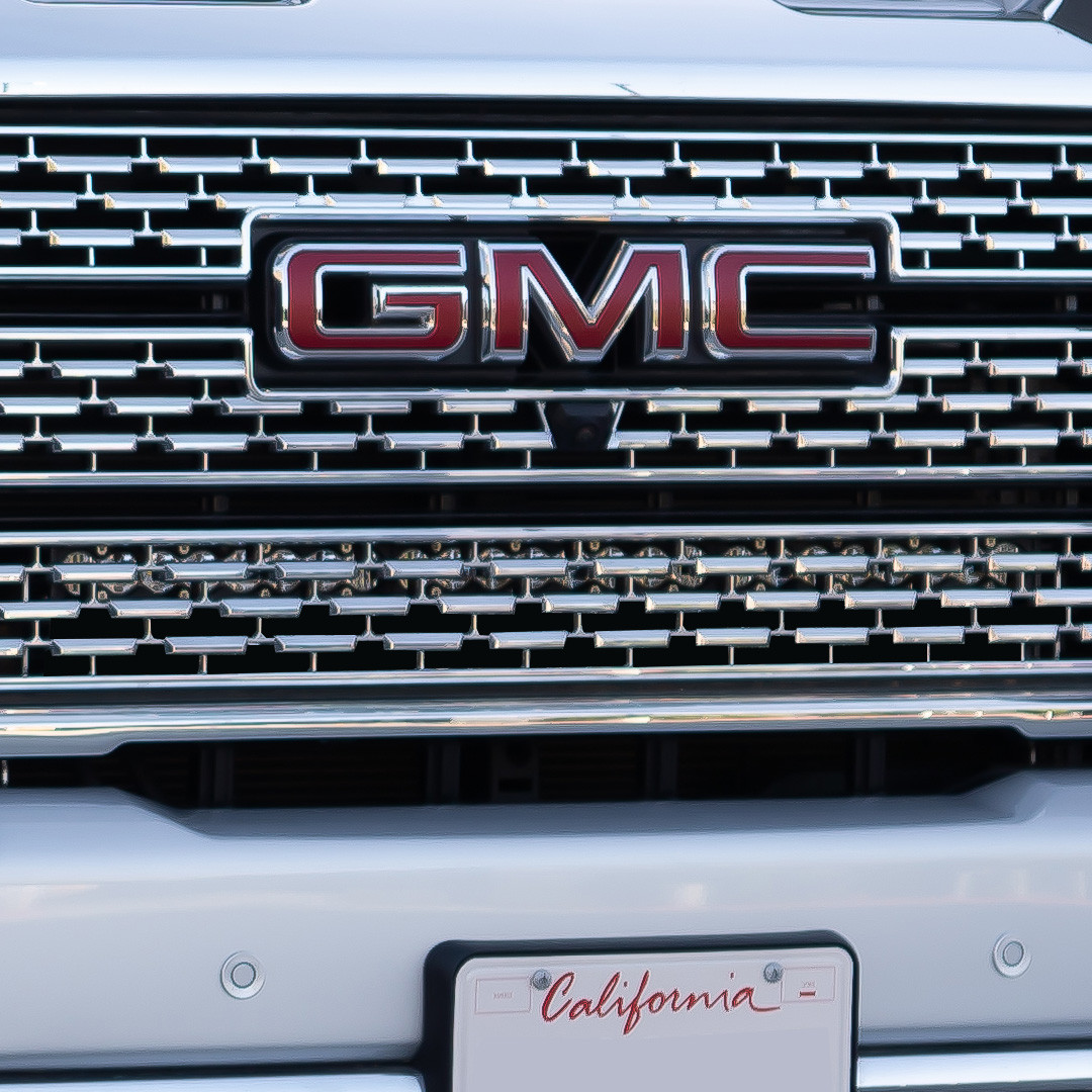 GMC S8 30-Inch Behind-the-Grille Light Bar Kit - GMC 2020-22