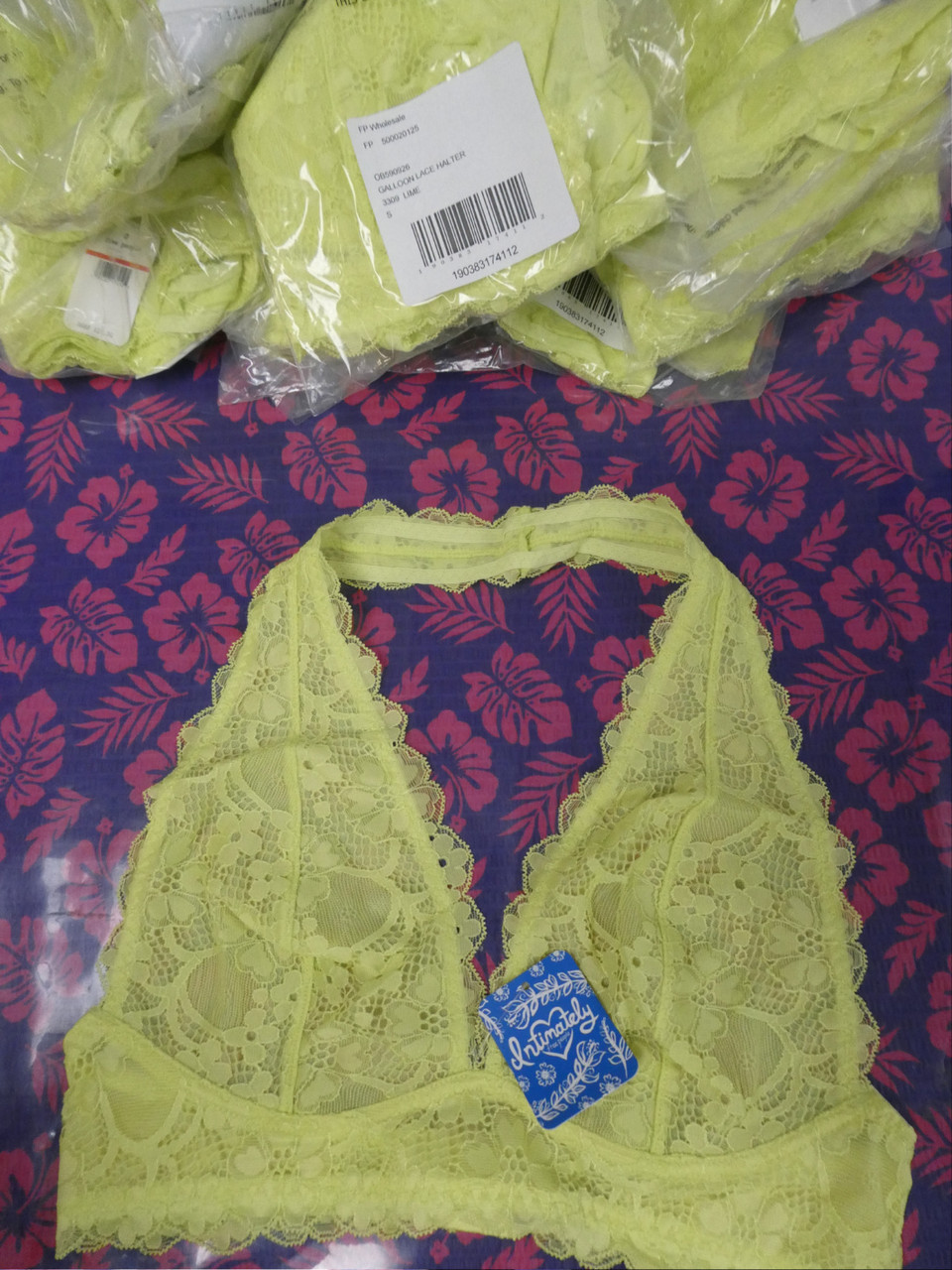 FREE PEOPLE INTIMATELY WOMEN'S LIME GALOON LACE HALTER BRALETTE