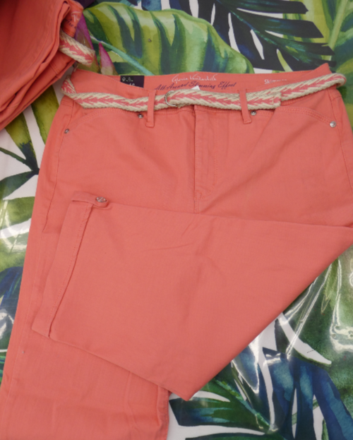 16+pc Gloria Vanderbilt Belted Bermuda Shorts SIZE 10 #15078J (q-4-7)