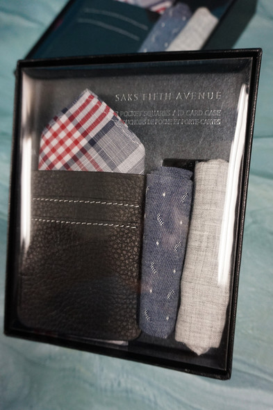 19 SETS = 76pc Mens SAKS 5th AVE Wallet & Pocket Square GIFT SET OVERSTOCKS #30905K (Y-6-2)