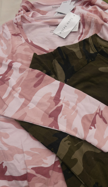 17pc Juniors Love Tribe Sweatshirts LARGE & XL #17764P (V-2-4)