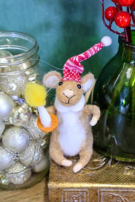 Ebenezer Mouse - Critter
