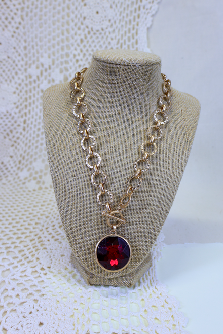 Link And You'll Miss It Necklace - Red