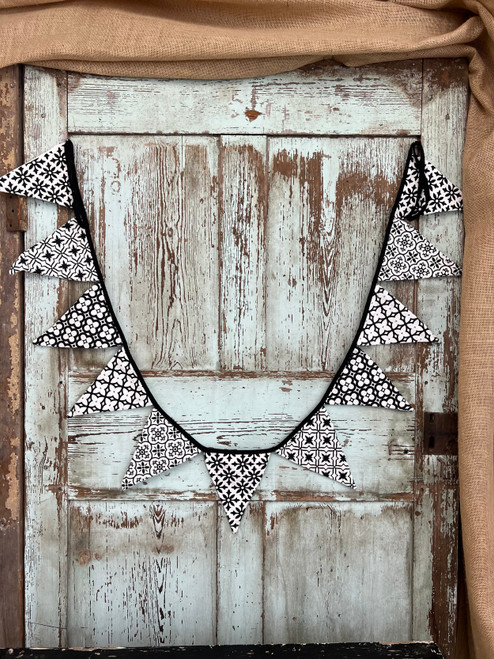 Black And White Pattern Pennant Garland