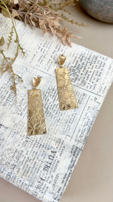 Pave The Way Earrings - Gold