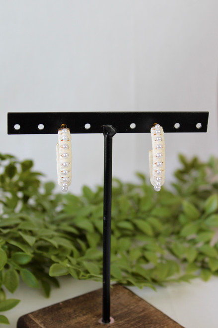 Vineyard Visit Earrings - Cream