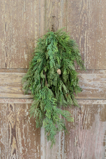 Cedar And Pinecone Drip Garland
