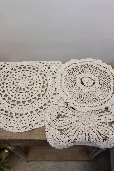 Set Of 3 - Grand Cream Doilies