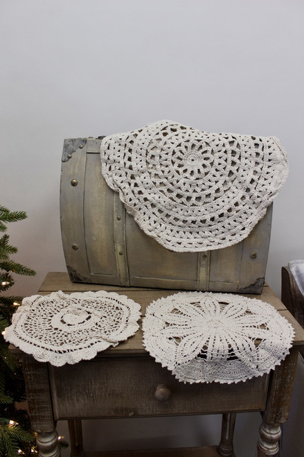 Set Of 3 - Grand Cream Doilies