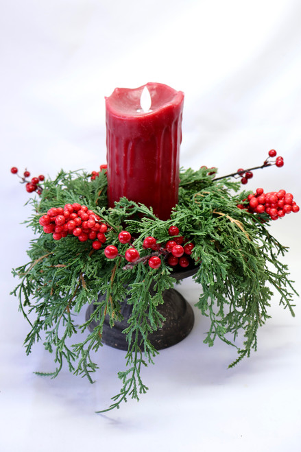 Emerald Falls With Berries Candle Ring