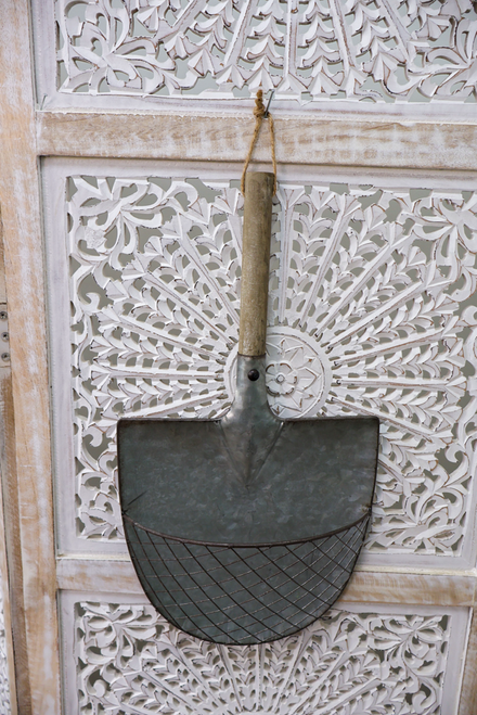 Galvanized Wire Shovel Hanger