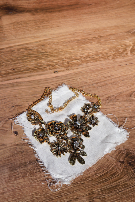 Path Of Petals Necklace - Gold