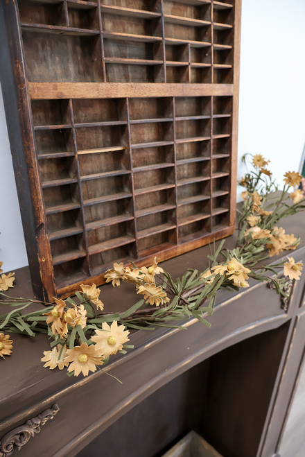 Tea Stain Daisy Garland - 4 ft