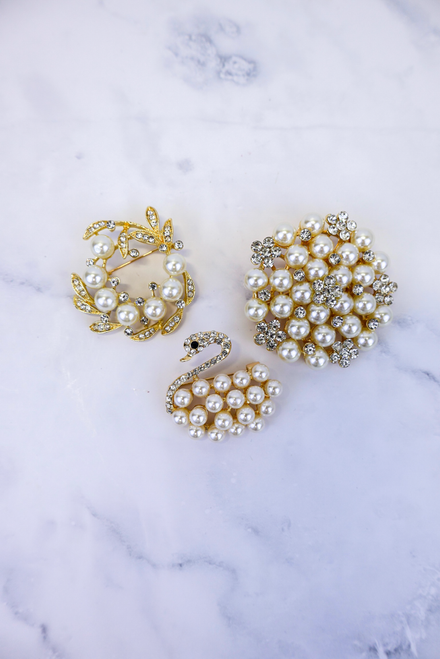 Feels Complete Brooch Set