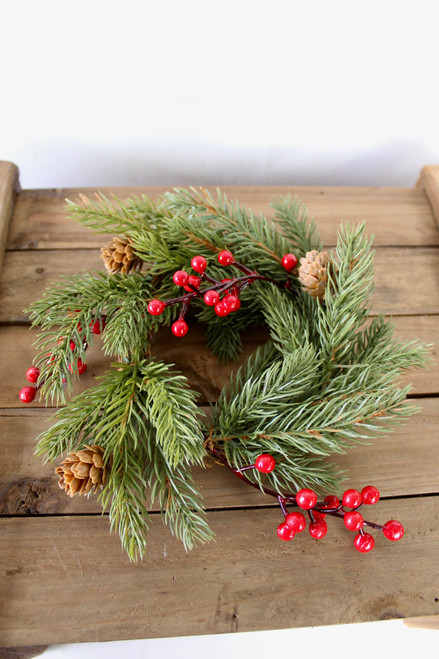 8" White Spruce With Berries Candle Ring