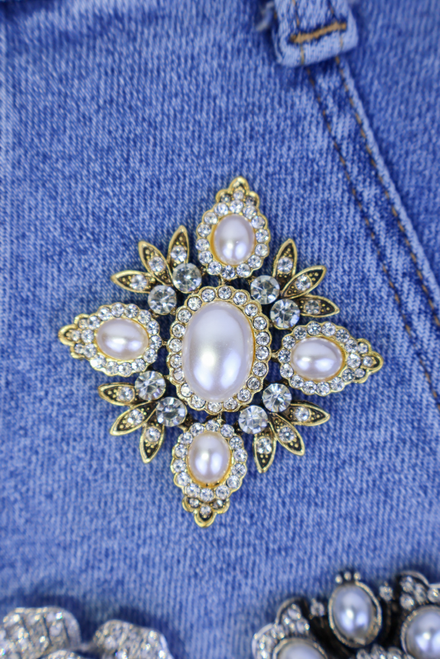 Beauty In The Details Brooch Set