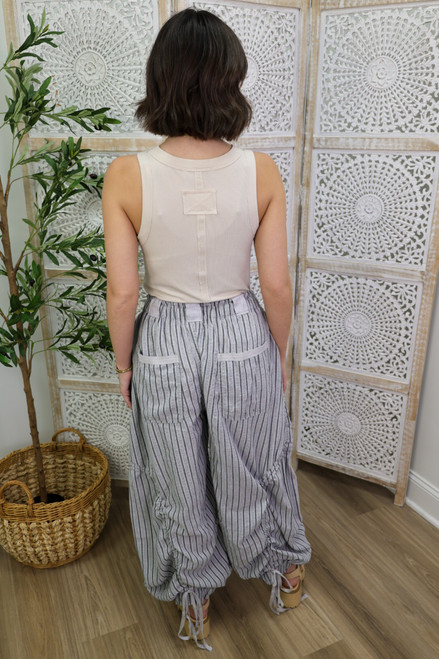 Laid Back Lines Pants - Gray