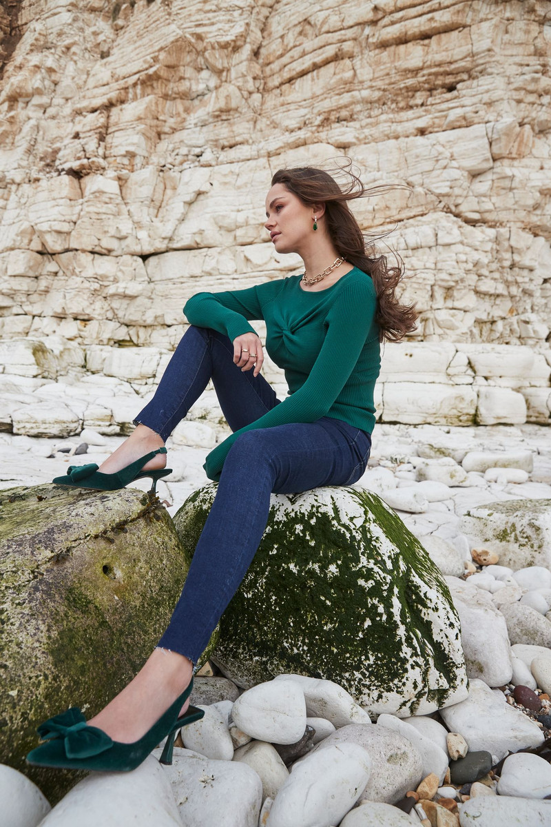 Ribbed Knit Jumper With Knot Front Detail In Green