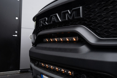 Modellanpassat kit för 20tum LED-ramp Övre Grill - Dodge RAM 2019-