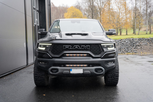 Modellanpassat kit för 20tum LED-ramp Övre Grill - Dodge RAM 2019-