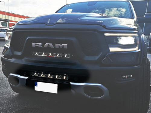 Modellanpassat kit för 20tum LED-ramp Undre Grill - Dodge RAM 2019-