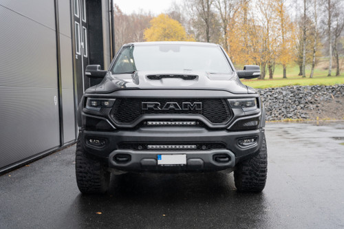 Modellanpassat kit för 20tum LED-ramp Undre Grill - Dodge RAM 2019-