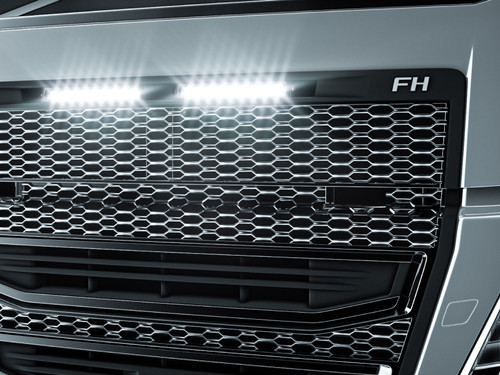 Paket med 2st Ymer PRO 14 tum till Volvo FH 2021- grillmontage