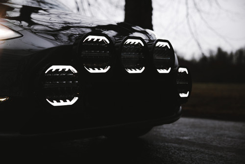 Nummerplåtsfäste för 5 runda extraljus