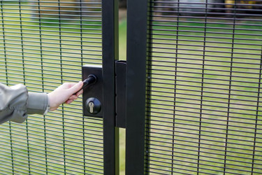 How to Stop a Gate From Slamming