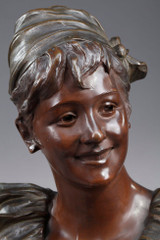 BUSTE EN BRONZE ART NOUVEAU "JEUNE FILLE DEMASQUEE", SIGNE VAN DER STRAETEN