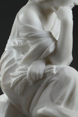 Ancienne statue de femme