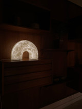 LAMPE DEMI-LUNE EN PAPIER LAMPE DEMI-LUNE EN PAPIER