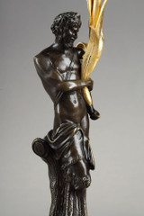Figures mythologiques en bronze