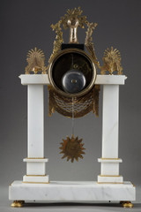 Pendule d'époque XVIIIe en marbre
