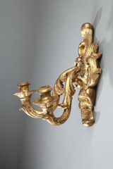 APPLIQUES ANCIENNES A 2 LUMIERES EN BOIS DORE D'EPOQUE LOUIS XV APPLIQUES ANCIENNES A 2 LUMIERES EN BOIS DORE D'EPOQUE LOUIS XV