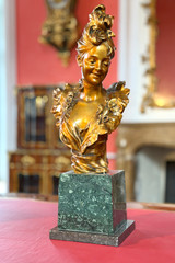 БЮСТ МОЛОДОЙ ЖЕНЩИНЫ ИЗ «Прекрасной Эпохи» ВИКТОРА ЛЕОПОЛЬДА БРЮНЕЛЯ