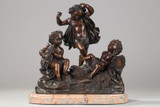 AMOURS MUSICIENS EN BRONZE PATINE ET MARBRE, XIXE SIECLE