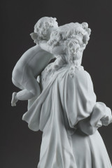 Пара аллегорических фигур в фарфоровом печенье после перевозчика