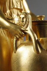 Чликая в позолоченном бронзовом и красном вишне -мраморе, Империйный период, начало 19 -го века