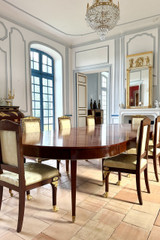 TAVOLO DA PRANZO IN MOGANO CON 5 ALLUNGHE