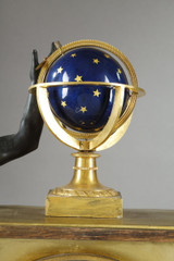 Mantel clock decorated with antique figures