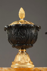 ÉCRITOIRE ANCIEN EN BRONZE ET MARBRE DE SIENNE, EPOQUE XIXE SIECLE ÉCRITOIRE ANCIEN EN BRONZE ET MARBRE DE SIENNE, EPOQUE XIXE SIECLE