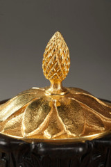 ÉCRITOIRE ANCIEN EN BRONZE ET MARBRE DE SIENNE, EPOQUE XIXE SIECLE ÉCRITOIRE ANCIEN EN BRONZE ET MARBRE DE SIENNE, EPOQUE XIXE SIECLE