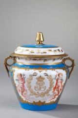 SERVICE A THE, MARQUES DE SEVRES ET DU CHATEAU DES TUILERIES SERVICE A THE, MARQUES DE SEVRES ET DU CHATEAU DES TUILERIES