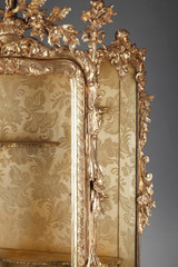 Vitrine étagère Rococo dorée