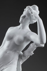 Statuette Bathing Girl in Porcelain