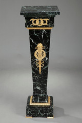 Mesa auxiliar con bronce dorado