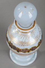 Service ancien en opaline blanche