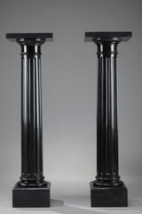 Paire de colonnes en marbre noir