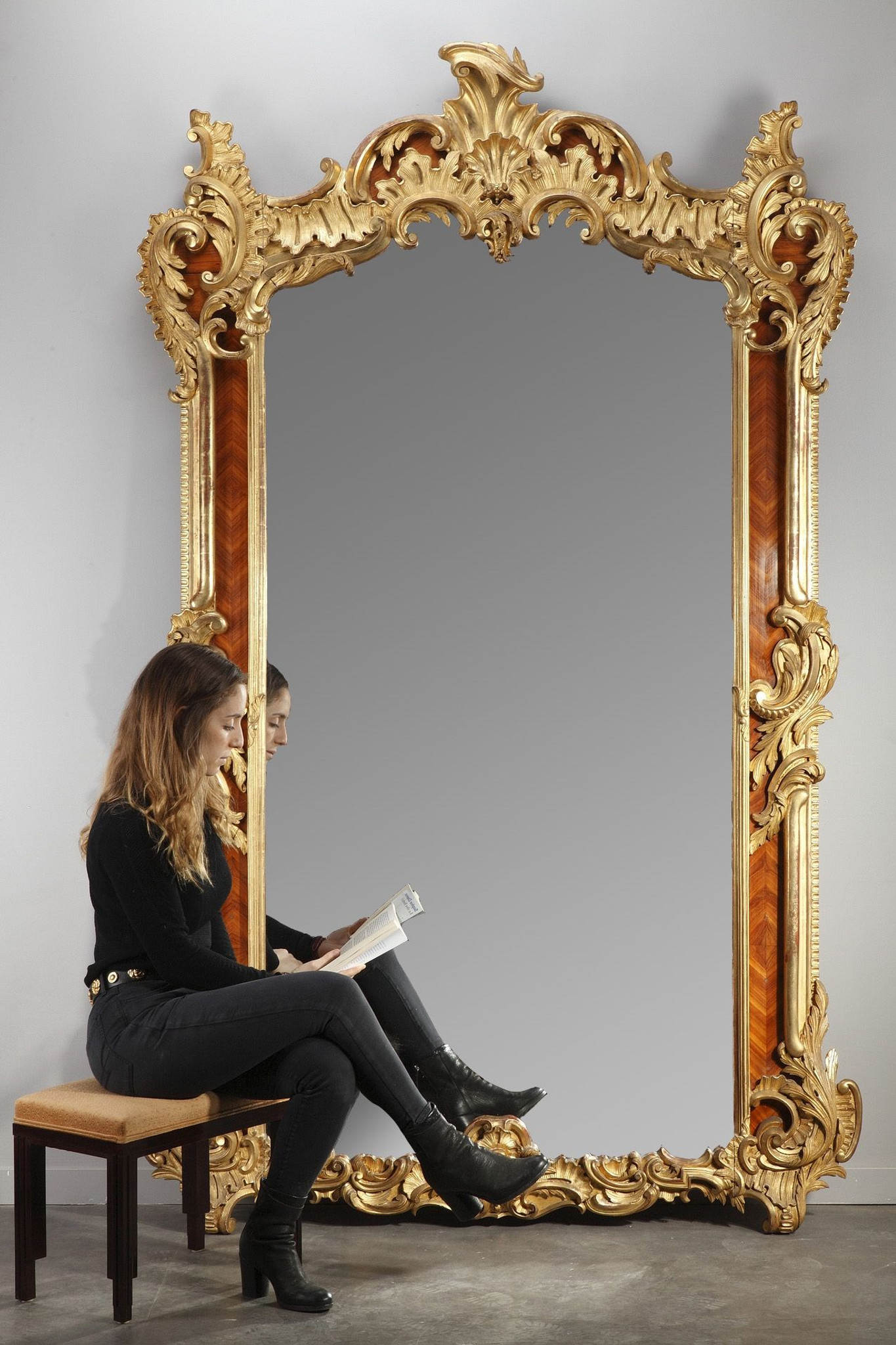 Très grand miroir de style Louis XV